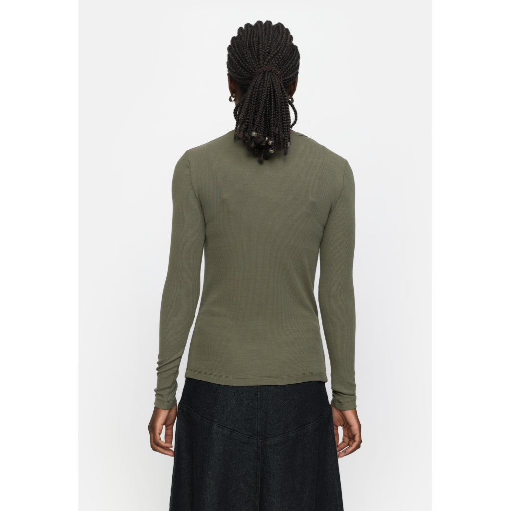 Topp Fenja o-neck, tea leaf