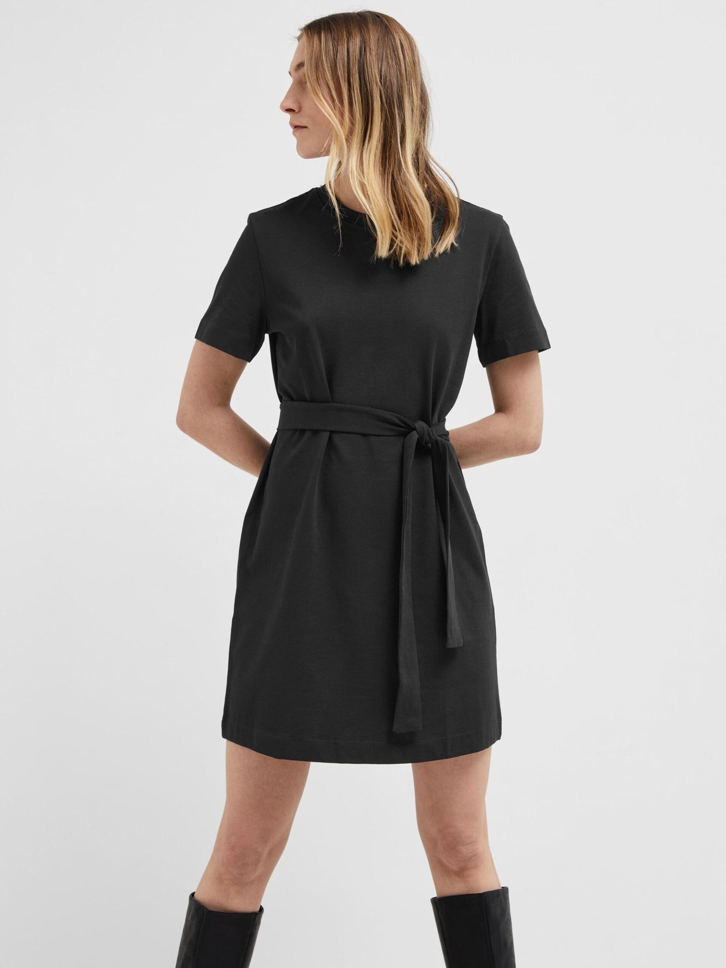 Klänning Essential short tee, black
