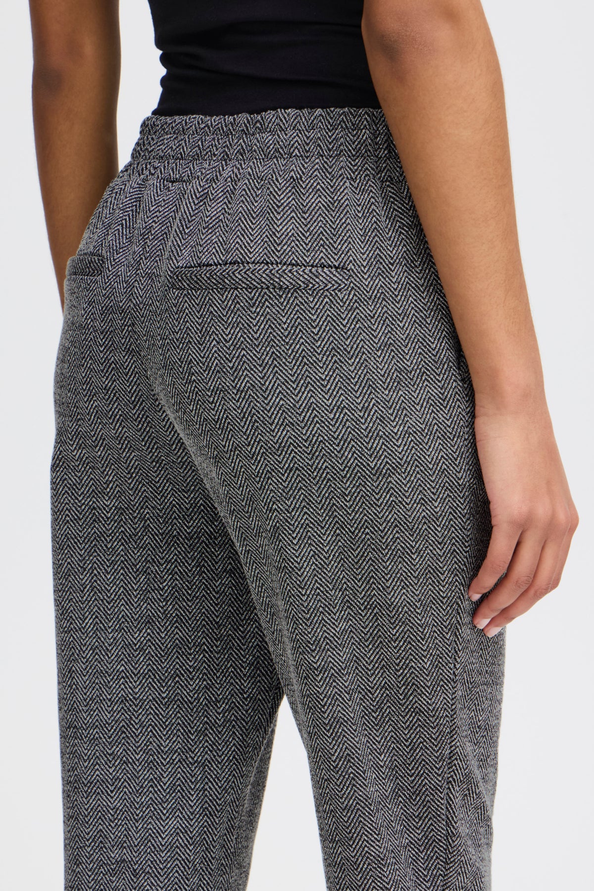 Byxa Kate jacquard, black herringbone