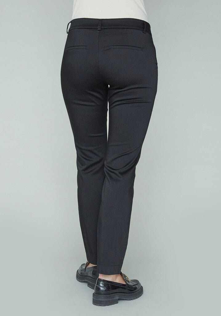 Byxa Isay Classic, black