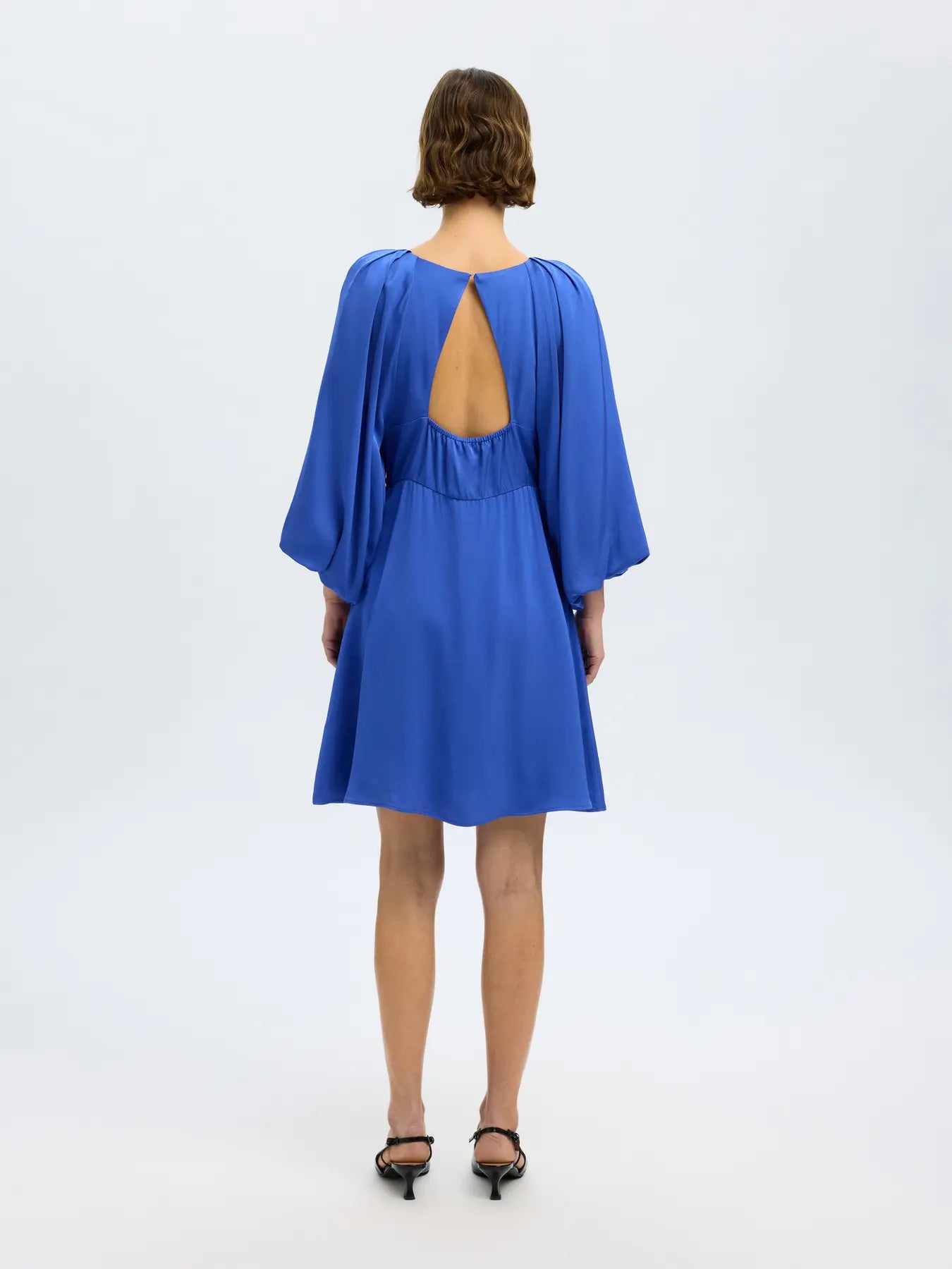 Klänning Laurina 3/4 open back