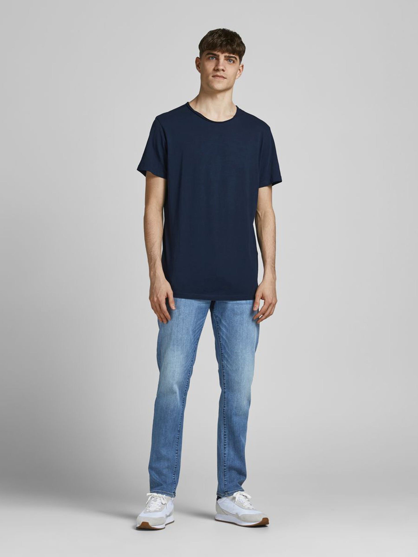 T-shirt Basher, navy blazer