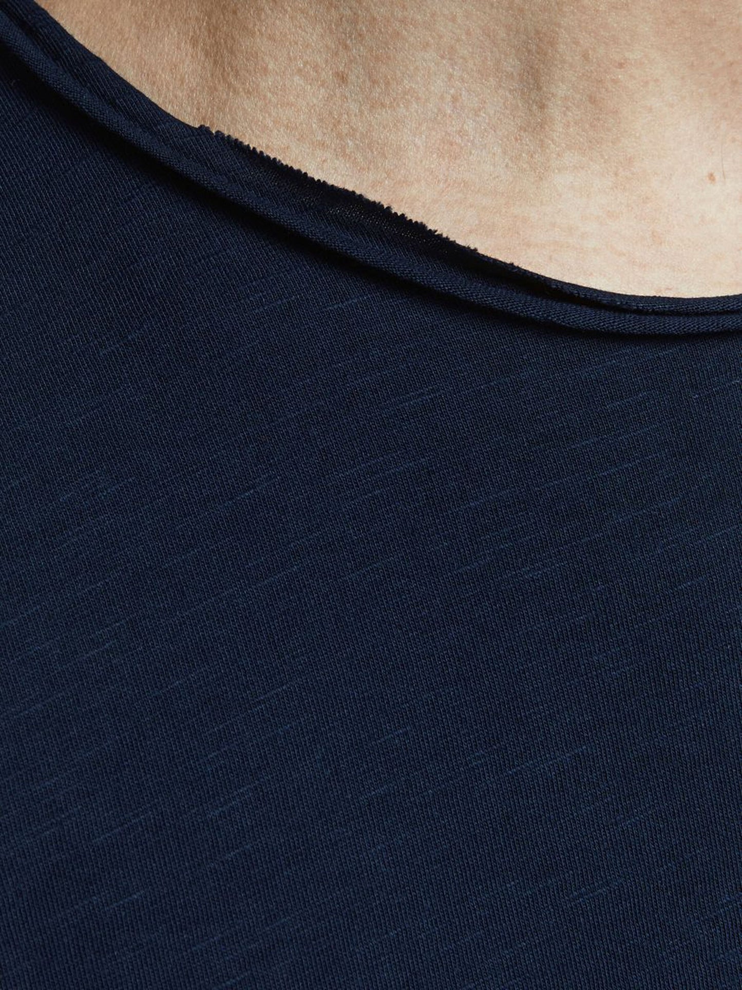 T-shirt Basher, navy blazer