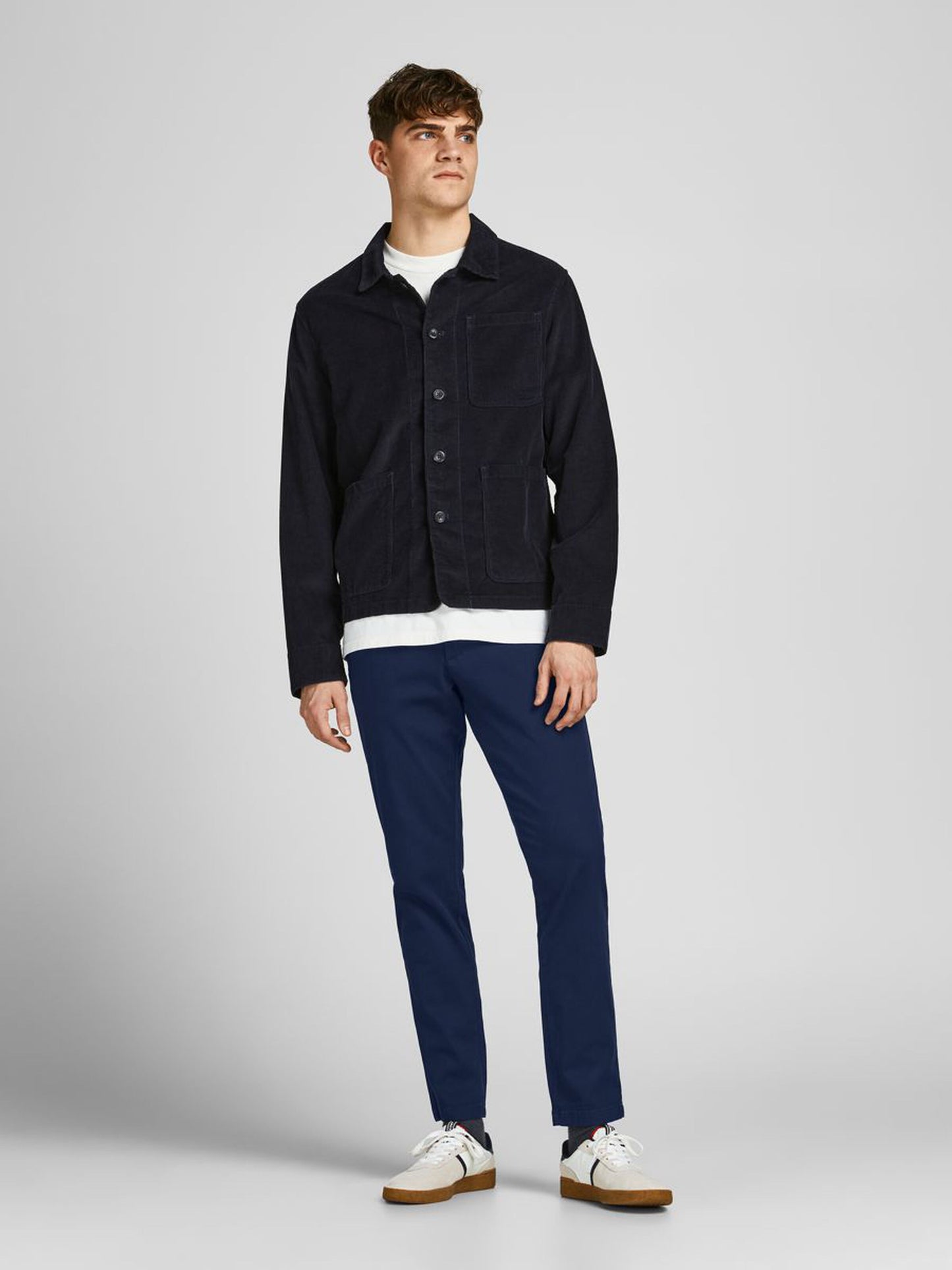 Chinos Ollie Jagger, navy blazer