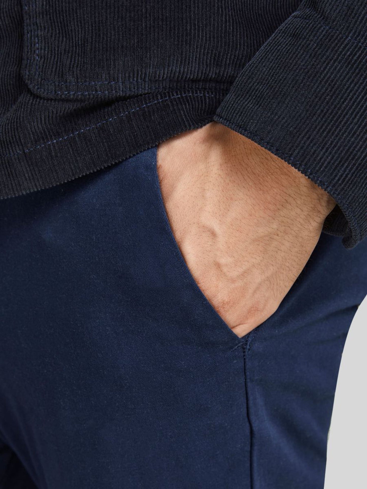 Chinos Ollie Jagger, navy blazer