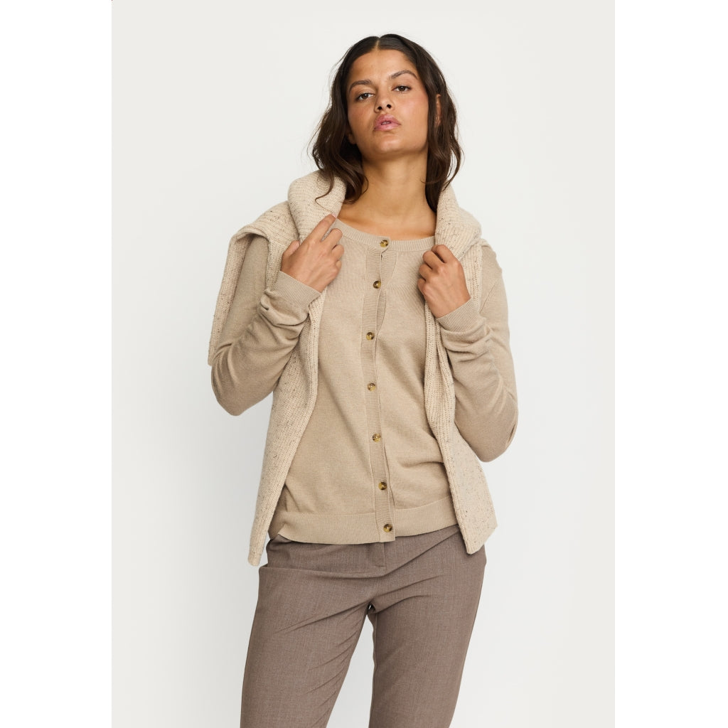 Cardigan Marla, nomad