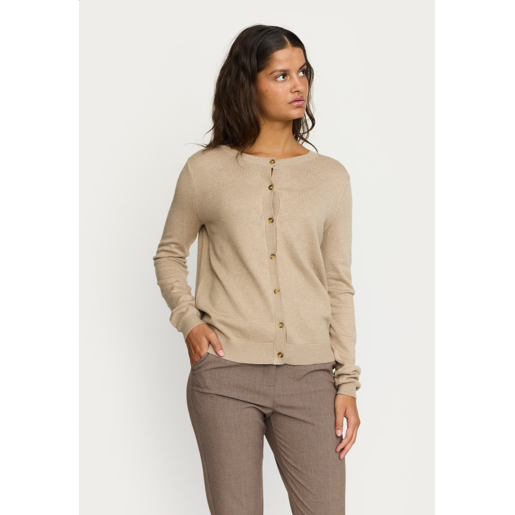 Cardigan Marla, nomad