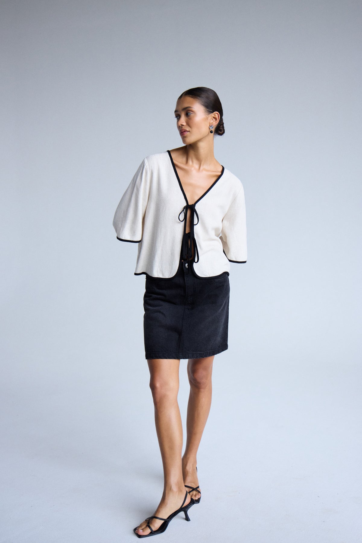 Jeanskjol Aveny, washed black