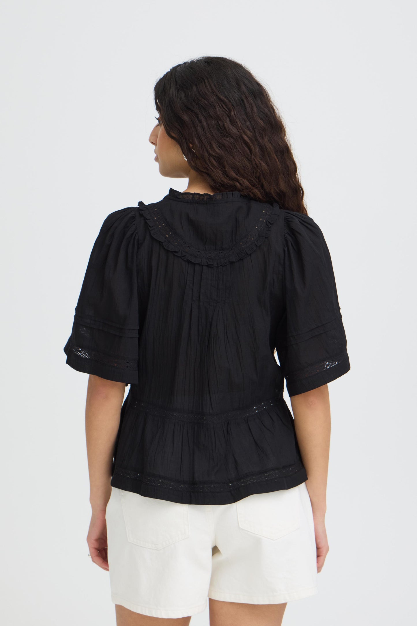 Blus Voilana