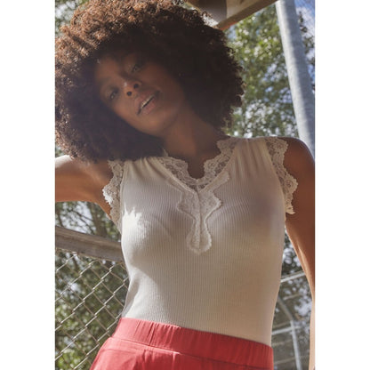 Topp Dee lace