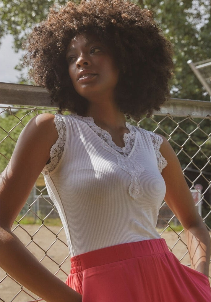 Topp Dee lace