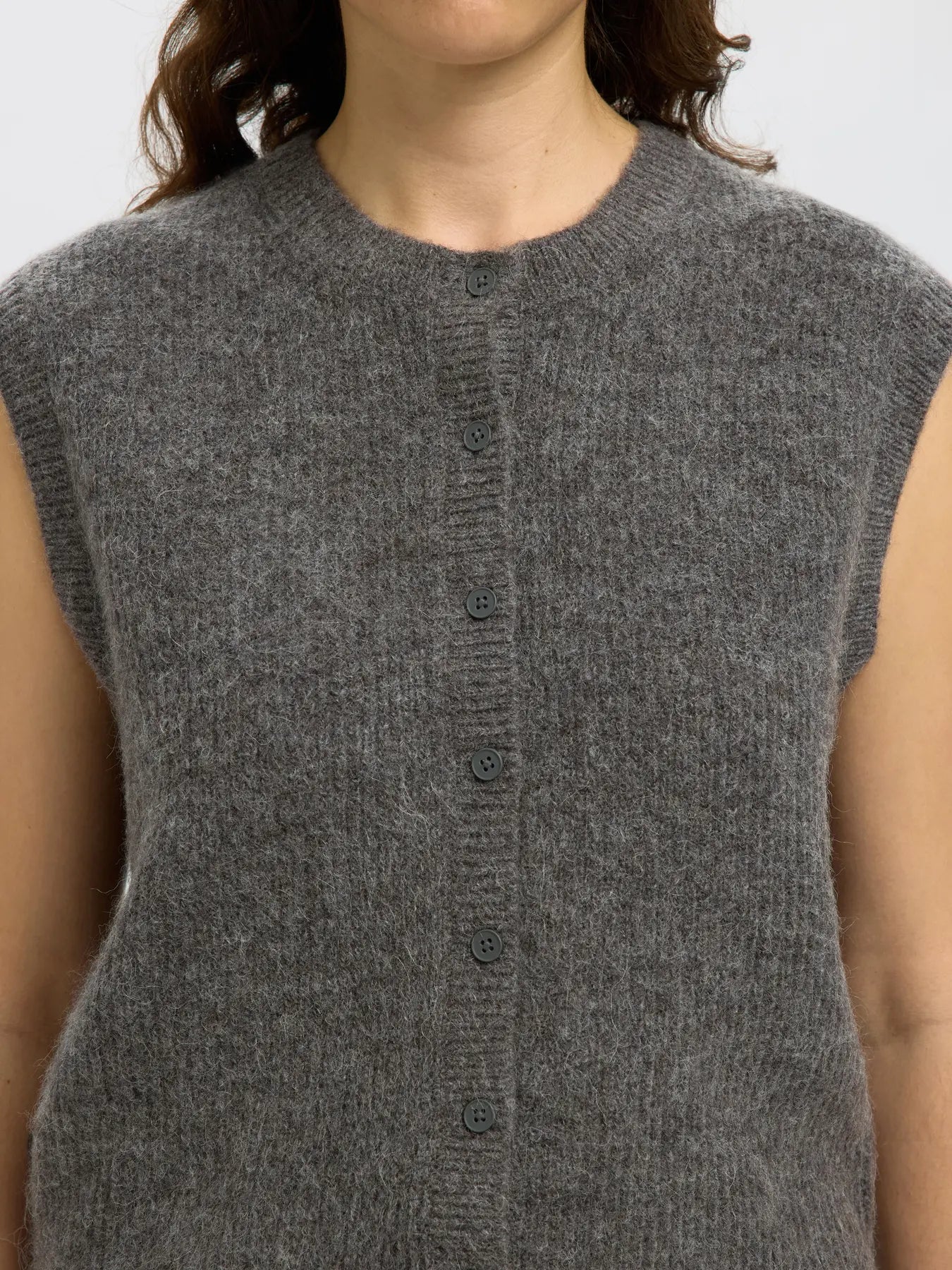 Väst Lulu button o-neck