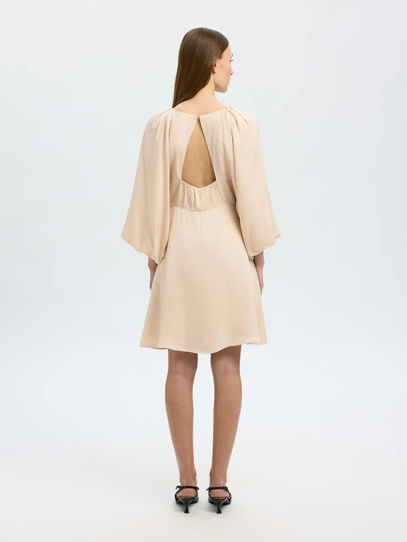 Klänning Laurina 3/4 open back