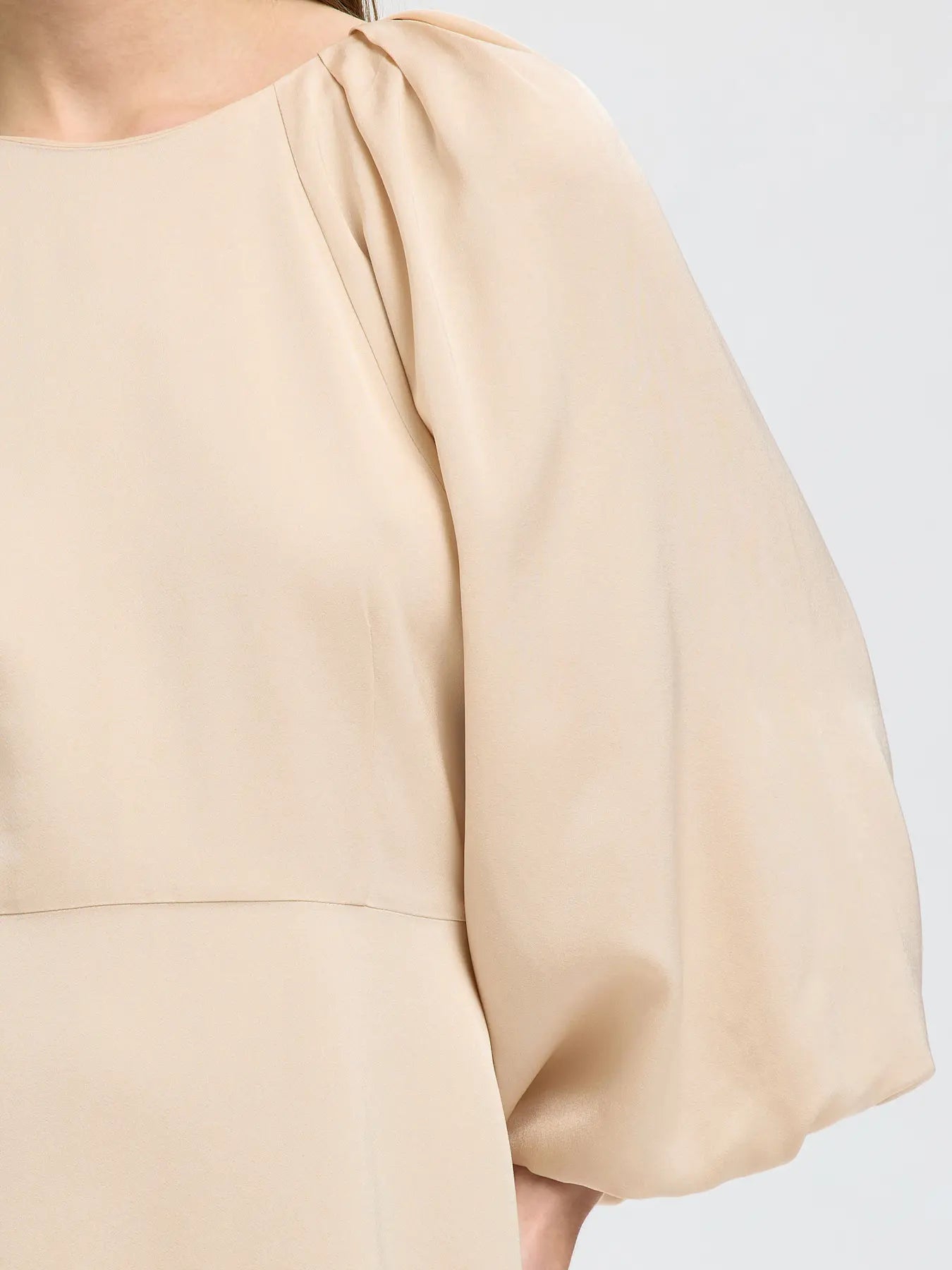 Klänning Laurina 3/4 open back