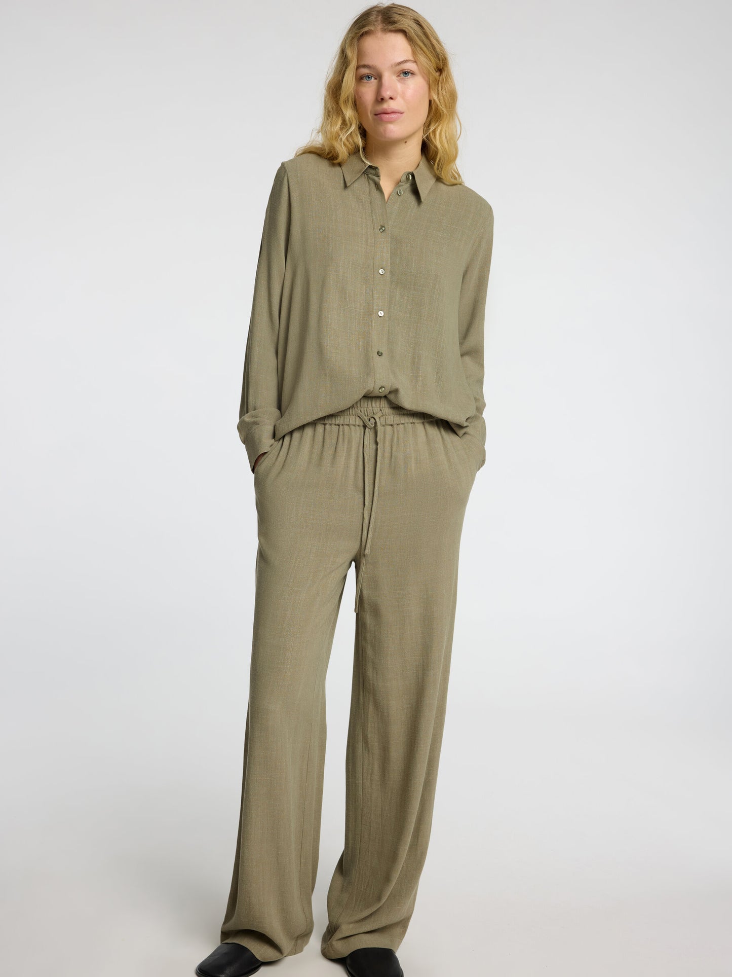 Byxa Viva-Gulia long linen